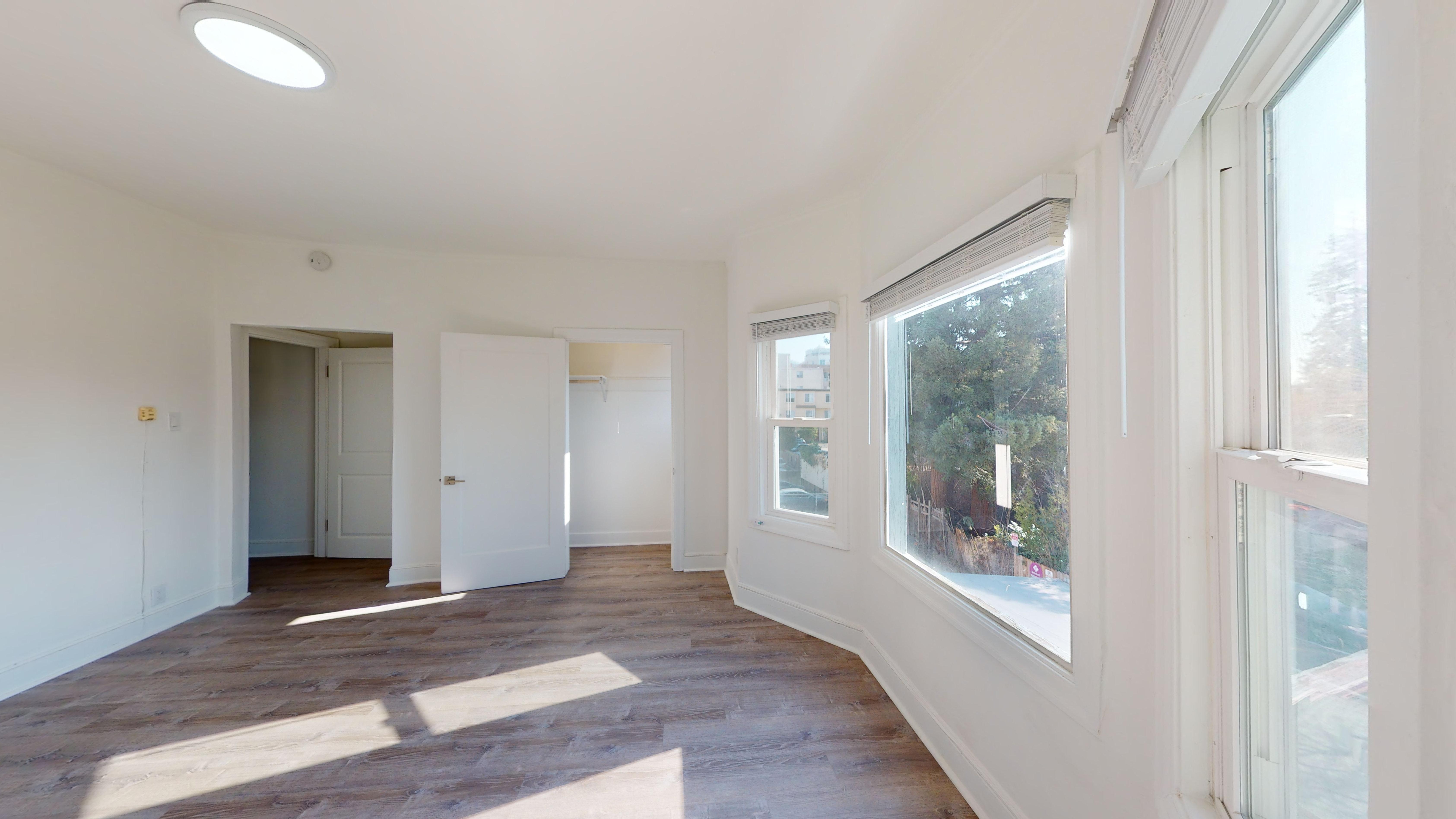 2410 Dwight Way photo 3